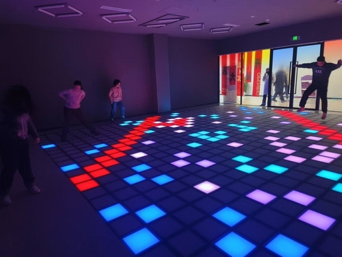 Het laatste nieuws van het bedrijf over Interactive LED Floor Games: Bring Your Commercial Space to Life