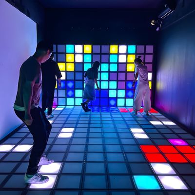 Goede prijs LED Dance Floor Tile Jumping Grid Interactief Spel Super Grid Muur En Vloer online