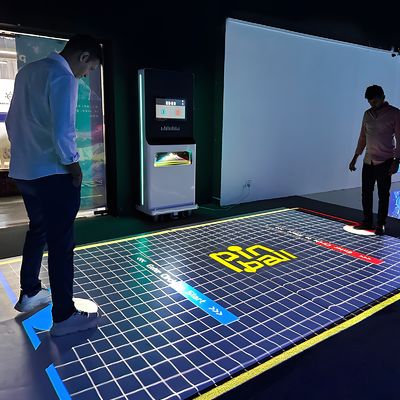 Goede prijs 5000lm mobiele interactieve vloerprojector 1920*1200 voor Business Street online