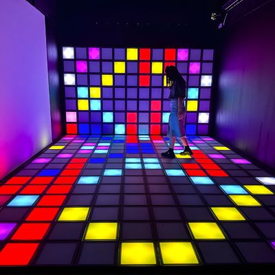 Goede prijs Interactieve bedraad RGB geactiveerd spel LED dansvloer 30 * 30cm Fabrieksvoorraad online