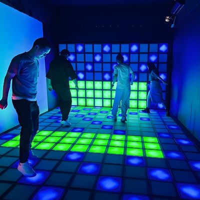 Goede prijs LED Dance Floor Tile Jumping Grid Interactief Spel Super Grid Muur En Vloer online