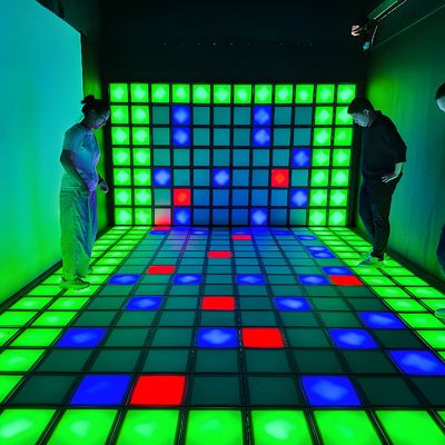 Goede prijs Actieve interactieve LED vloer spel interactieve verlichting spel raster springvloer actief LED dansvloer tegels online