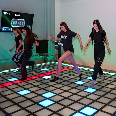 Goede prijs Hot Sell Nightclub 30x30cm Interactieve licht Led vloer Interactieve Led Dance Floor Kid Activate Games voor danszaal online