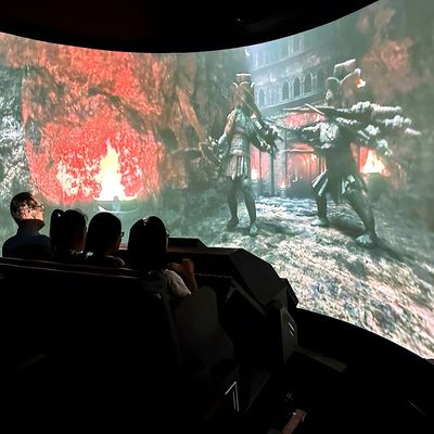 Goede prijs Realistische 3D-naakte rollercoaster 8D Cinema Motion System Orbit Cinema online
