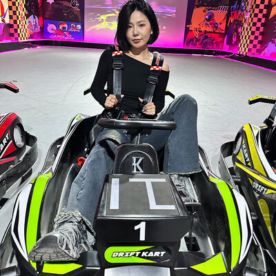 Goede prijs Indoor speeltuin Bumper Car Kart Interactieve projectie spel Kinderen Voetbal Vermaakpark Multiplayer Competitieve Modes Metal online