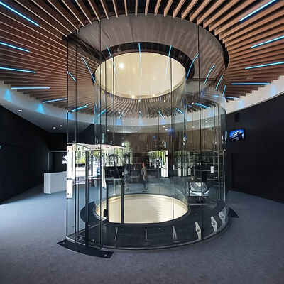 Goede prijs Verticale windtunnel binnen/buiten voor pretparken met een capaciteit van 100-500 kg en multiplayerfunctie online