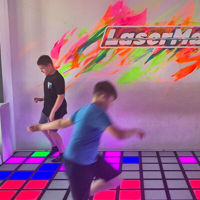 Goede prijs 30x30cm RGB Interactieve LED-vloer met 1000 niveaus voor dans- en rastergames online