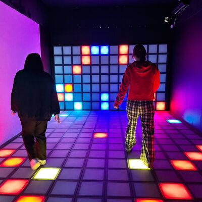 Goede prijs 30x30cm RGB Interactieve LED-vloer Gaming Light Tiles voor Multiplayer Super Grid Game online