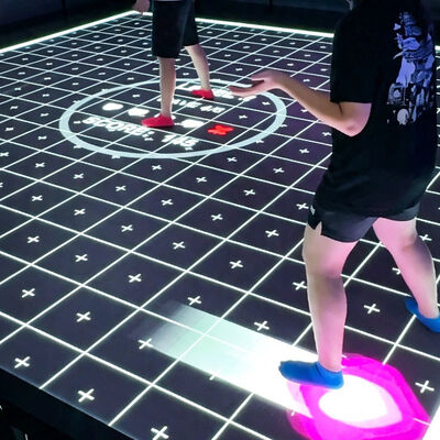 Goede prijs Interactieve LED-vloertegel met 6m*6m/7m*7m 86-inch scherm, 6 populaire games en multiplayer ondersteuning voor 1-6 spelers online