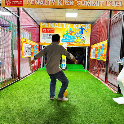 Kwaliteit Interactieve Voetbal Penalty Uitdagingsmachine met Slimme Doelman en Hogesnelheidstrackingsysteem voor 1-4 Spelers fabriek