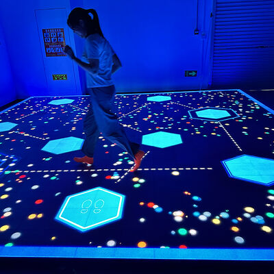 Goede prijs Interactief LED Vloerspel met 86-inch Groot Scherm en 6 Populaire Spellen voor Commerciële Locaties met Hoge Capaciteit online