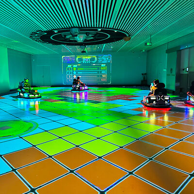 Goede prijs Hoog-rendement Grondprojectie Drift Kart Systeem met 8 Ingebouwde Spellen, 36V Batterij en Aangepaste Ruimtevereiste voor Commerciële Locaties online