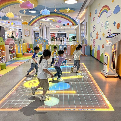 Goede prijs 4100 Lumen Mobiele Interactieve Vloerprojector met Radarsensoren en Zwenkwielen voor Binnen Commerciële Attractieparken online