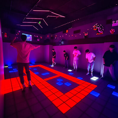 Goede prijs Interactieve LED Vloer en LED Vloertegel met 280+ Spelniveaus, Modulaire Indeling 100-900 Tegels, en RGB Kleur voor Binnenspeeltuinen online